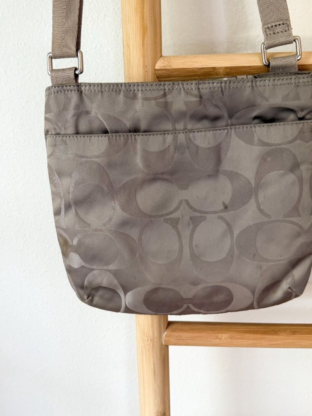 Coach Signature Nylon Crossbody Bag Gray Silver Zip Pocket Adjustable - Picture 4 of 8